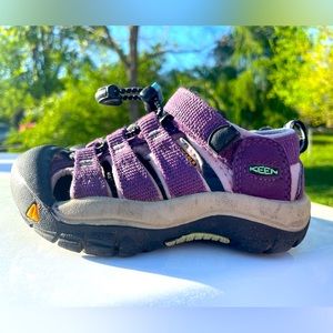 Keen H2 Newport Kids Outdoor Velcro Sandals Size 8 C Purple